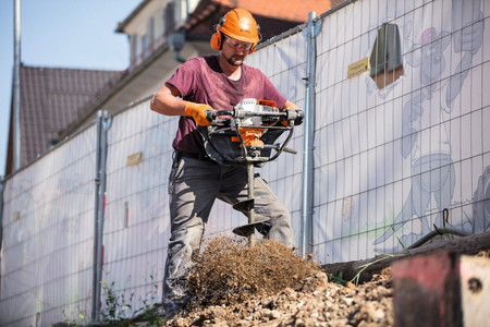 Świder glebowy Stihl BT 131 1,9KM z hamulecem