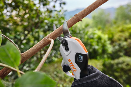 Sekator do gałęzi akumulatorowy Stihl ASA 20 10,8V z akumulatorem i ładowarką