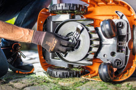 Kompaktowy Robot Koszący STIHL RMI 422PC