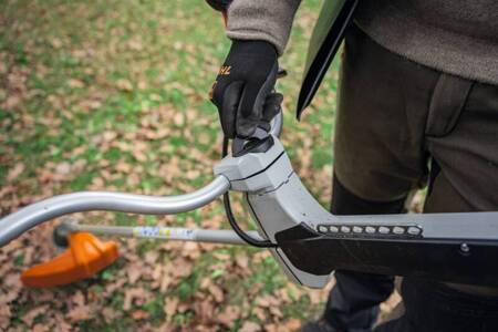 STIHL Kosa Akumulatorowa FSA 200 36V bez akumulatora i ładowarki FA03-200-0016